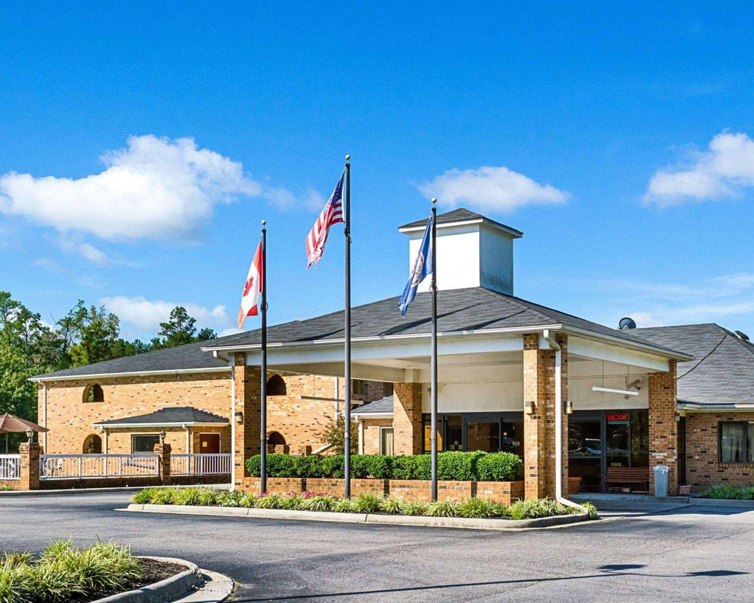 Quality Inn Petersburg Near Fort Gregg-Adams Екстериор снимка