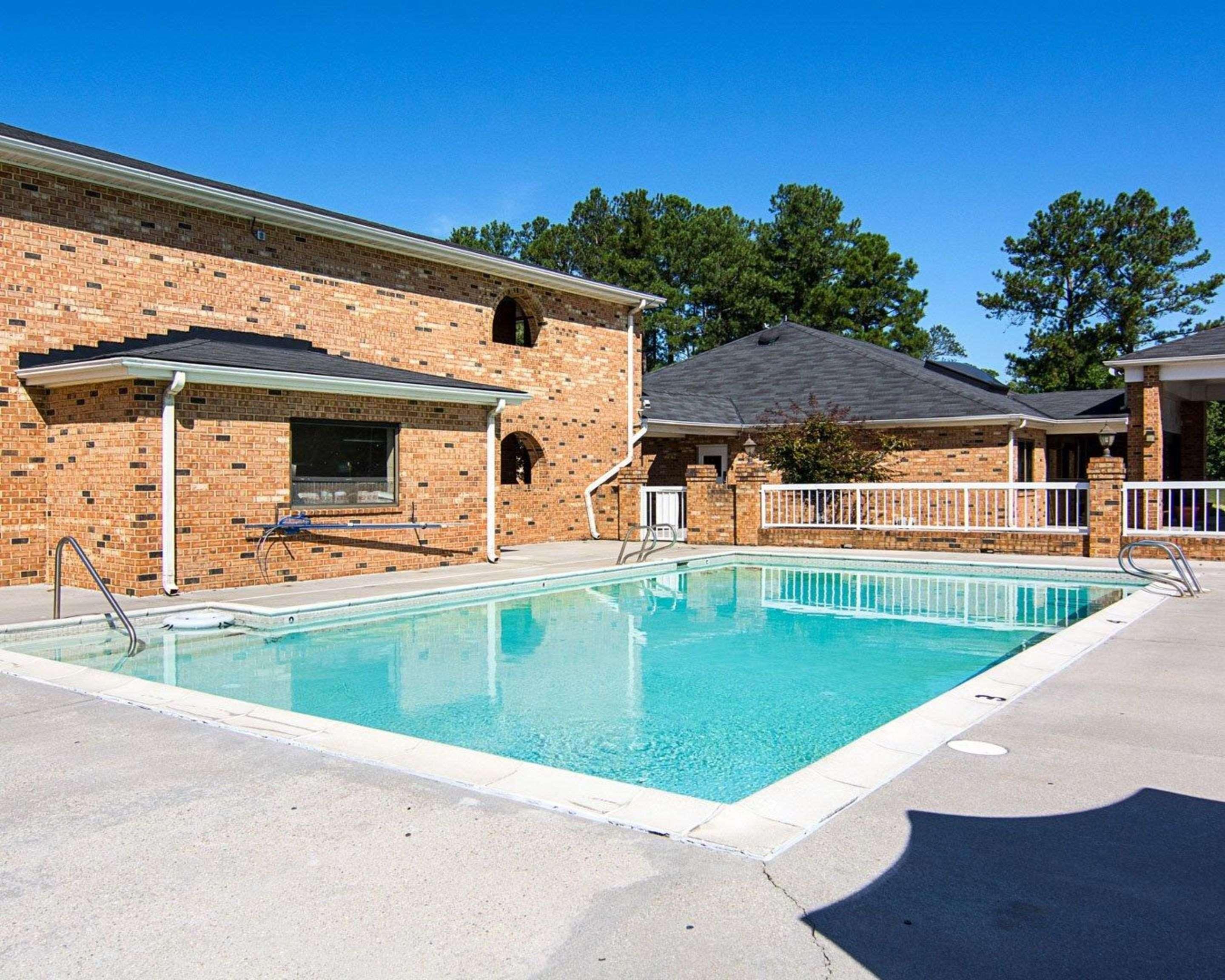 Quality Inn Petersburg Near Fort Gregg-Adams Екстериор снимка