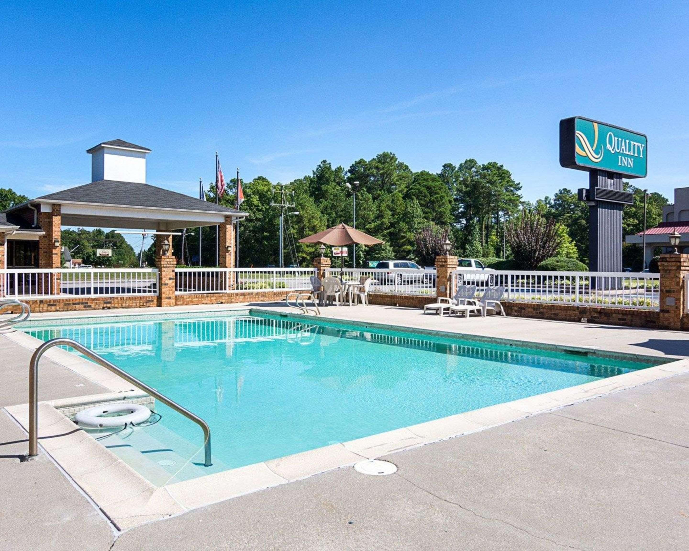 Quality Inn Petersburg Near Fort Gregg-Adams Екстериор снимка