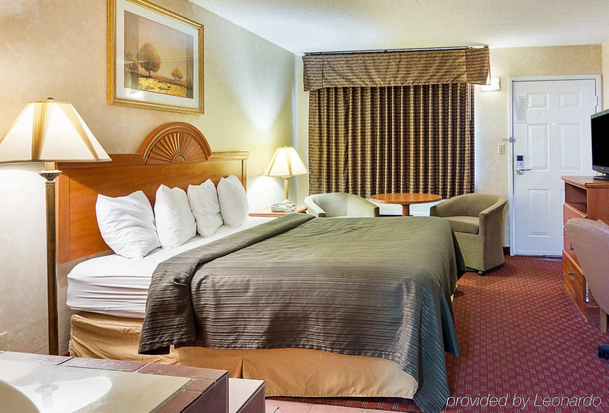 Quality Inn Petersburg Near Fort Gregg-Adams Екстериор снимка